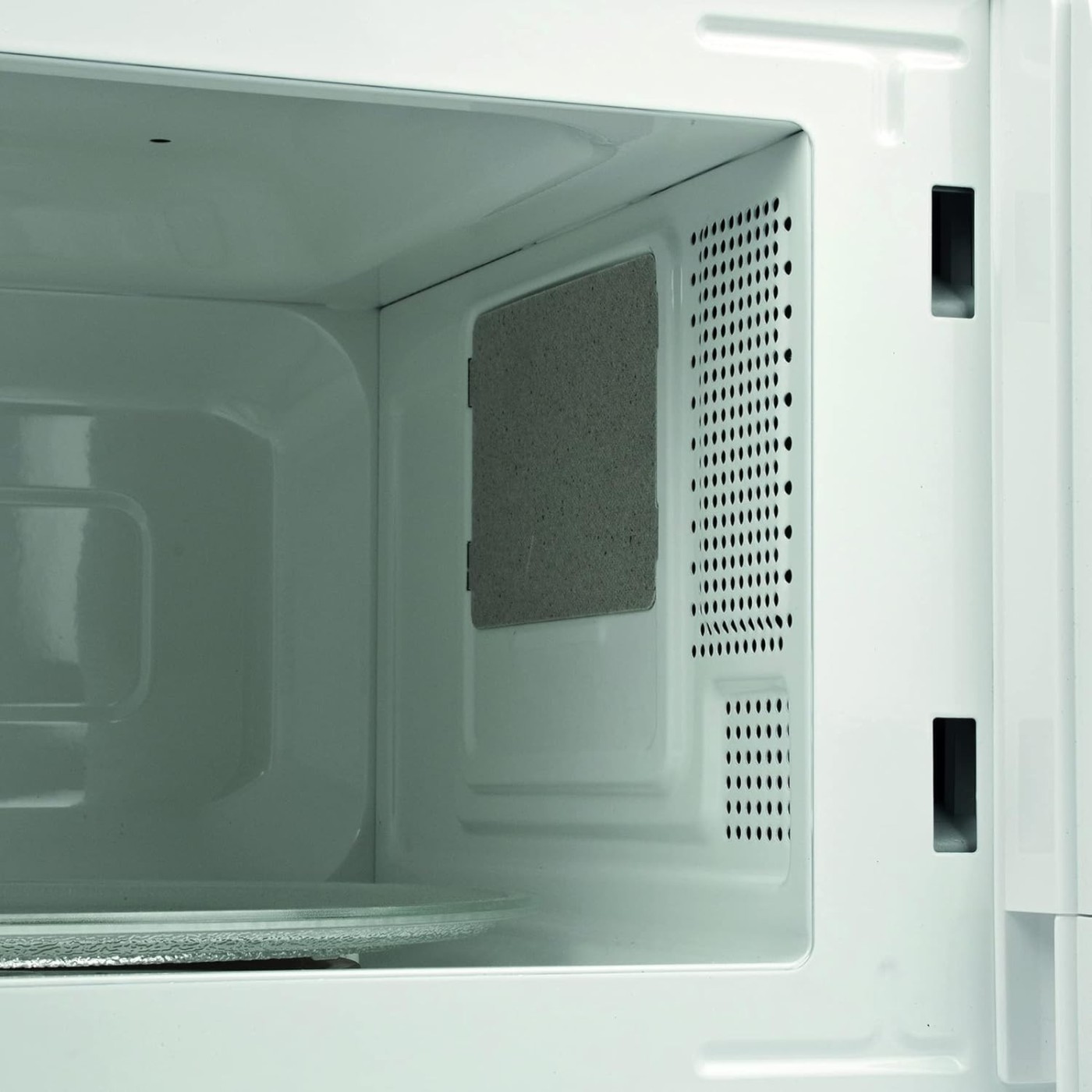 Girmi FM05 Forno a Microonde, 700 W, 20 Litri, Timer, Funzione scongelamento, Accessori inclusi, Bianco